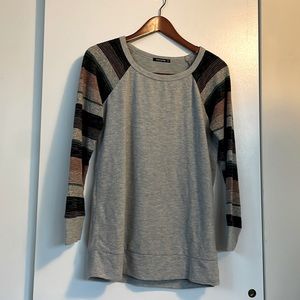 Pink Clover Striped Sleeve M Sweater.